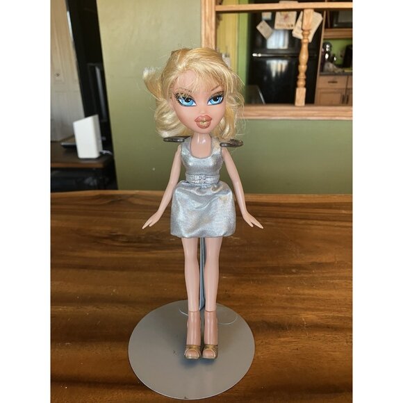 Vintage 2001 MGA Bratz Doll - Picture 1 of 6